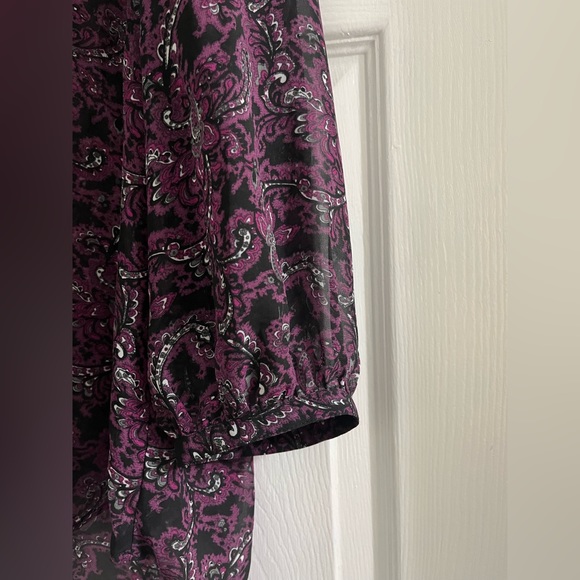 LOFT Sheer Purple & Black MEDIUM Top 💜 - Picture 4 of 6